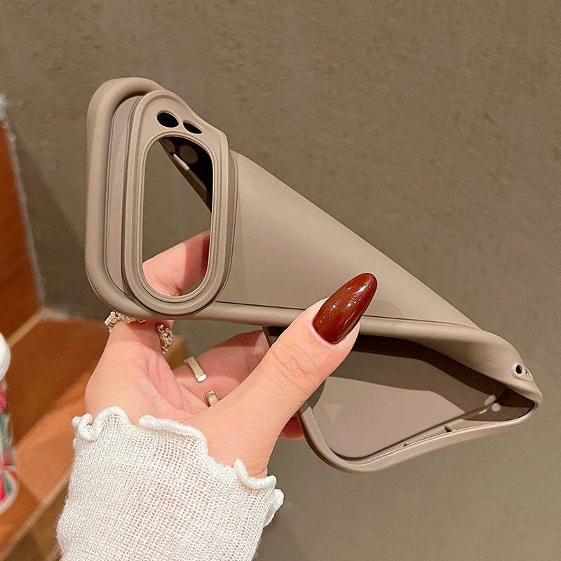 غطاء هاتف من مادة TPU بنقشة خط - مراجعة Google Pixel 9 وسعره